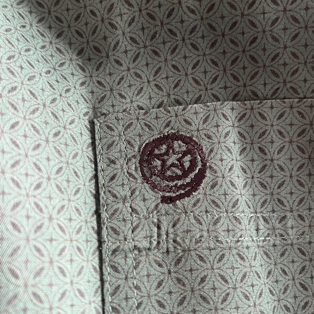 Men's Green Casual Button Down Shirt - Picture 4 of 5